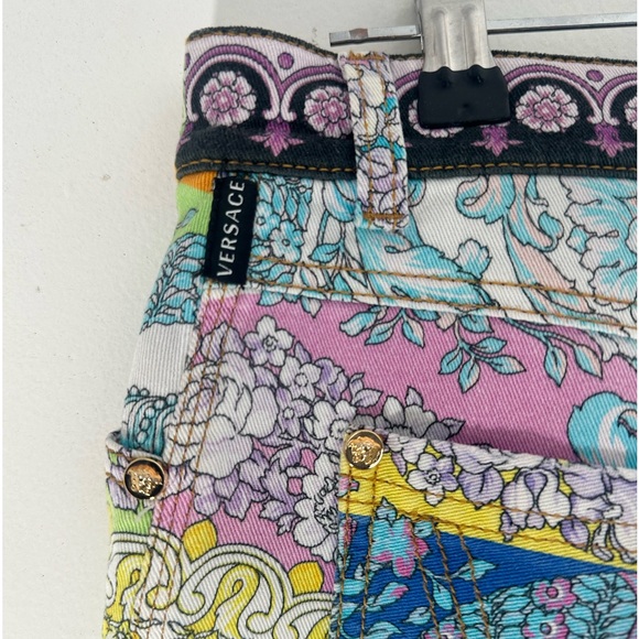 Versace Barocco Mosaic Printed Jean shorts Size 29 with a bit of stretch - Picture 8 of 11
